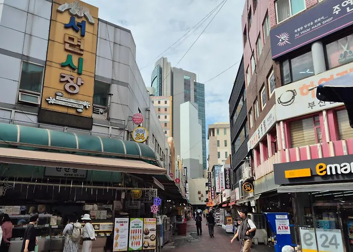Apartment 락락樂樂,서면역 도보2분, 침대3개,6인 가능, 아이동반 가족여행,자쿠지 *